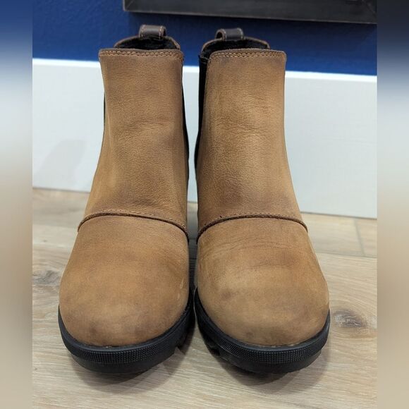 Sorel Joan of Arctic Wedge II Chelsea Boots in Nubuck! - Picture 6 of 13